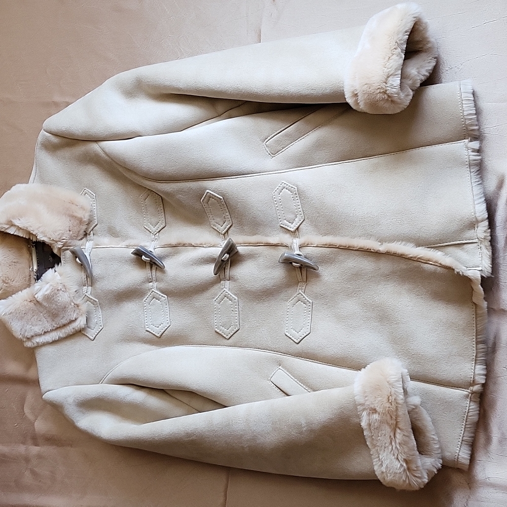Ann Taylor EUC women's Shearling Faux fur coat cream size small